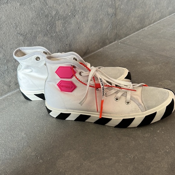 Off white vulcanized high top sneakers! C/O Virgil Abloh! Worn 2 times size 11 - Picture 6 of 12